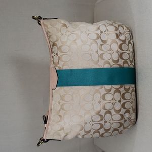 COACH SIGNITURE CANVAS SHOULDER BAG BFPM-12-205. Not the style I thought.